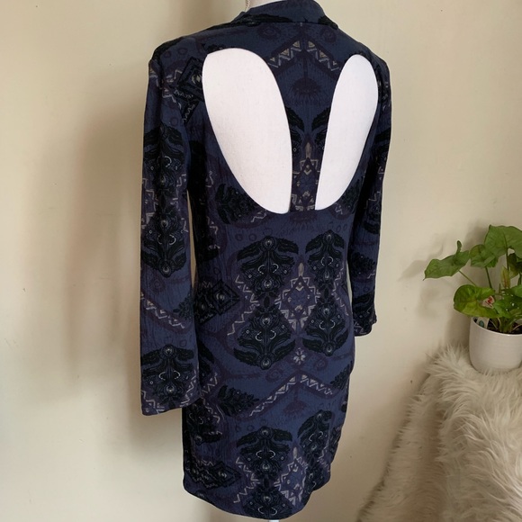 Free People “cute and cozy “ mini with cutout - Picture 4 of 7